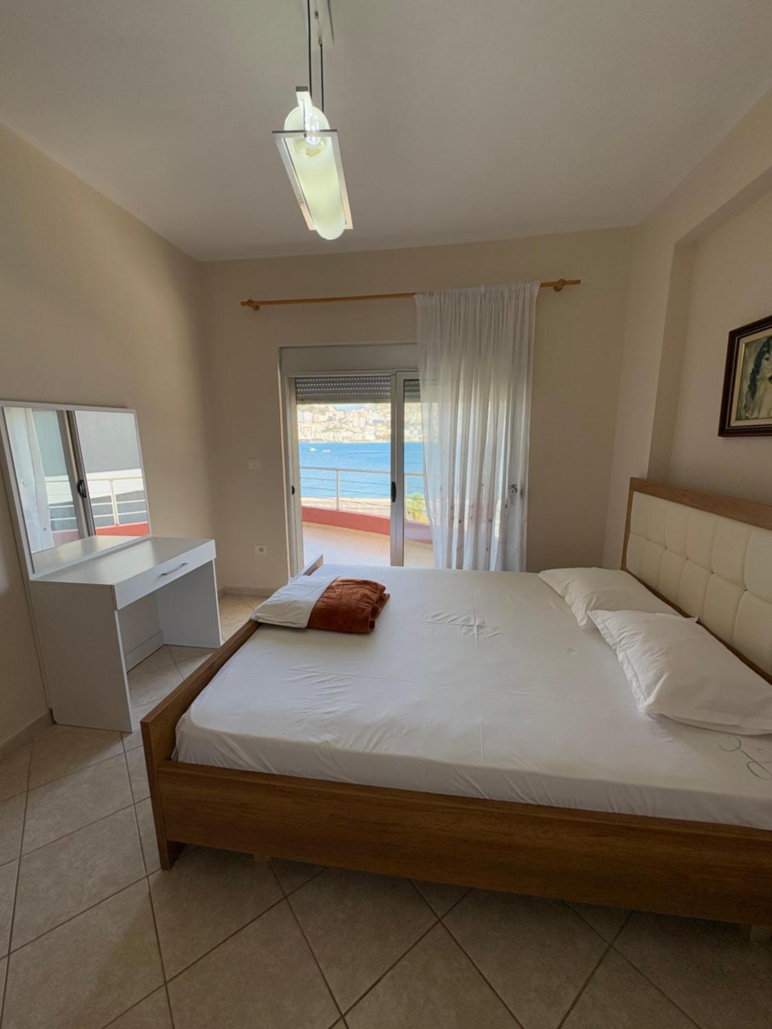 Cosmopolitan Portside Apartamento Sarandë